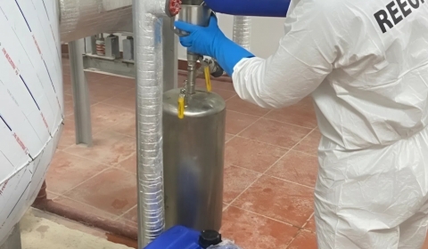 Xử lý nước hệ thống điều hoà trung tâm Chiller – Tháp giải nhiệt Xử lý nước hệ thống điều hoà trung tâm Chiller – Tháp giải nhiệt